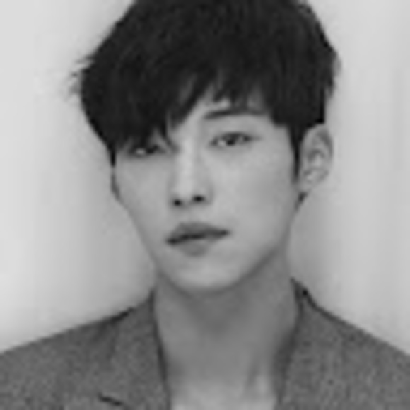 Meet your Posher, Iris - Picture 1 of 1